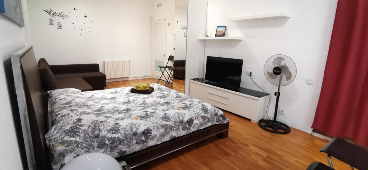 Rooms Arago บาร์เซโลนา ภายนอก รูปภาพ